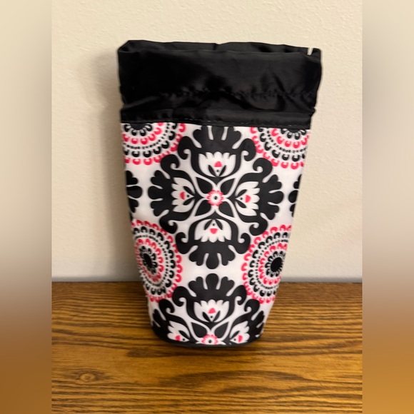 thirty-one Handbags - Thirty-One Bring a Bottle Thermal in the "Pink Pop Medallion" pattern. NWOT